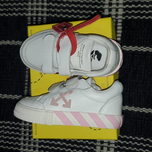 Off-White Other - Off-white baby girl shoes